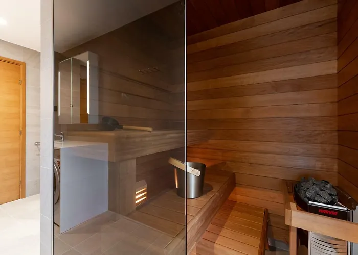 Self-check-in 3 Bedroom With Sauna And Balconies