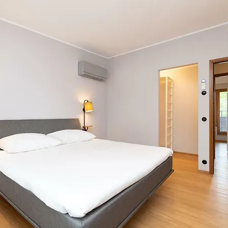 Self-check-in 3 Bedroom With Sauna And Balconies דירה