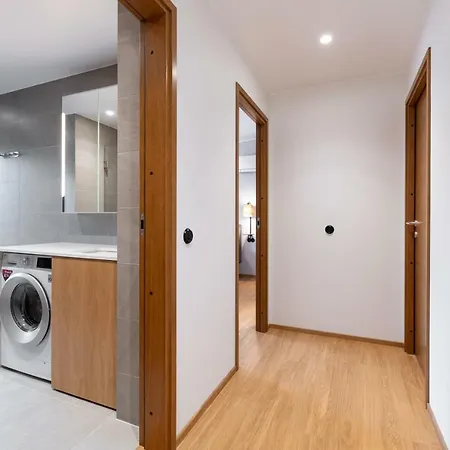 Self-check-in 3 Bedroom With Sauna And Balconies דירה